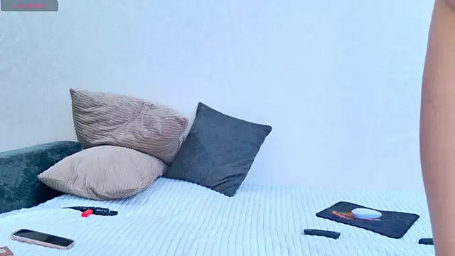 hard candyy online show from 10/23/25, 09:08