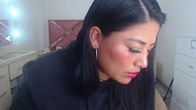 Snapshot of moan_sex2 chatting on 10/12/25, 02:54 moan sex2 online show from 10/12/25, 02:54