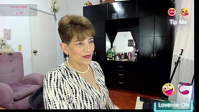 Angelina Stone 65 online show from 11/19/25, 10:10