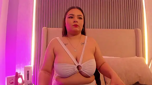 Snapshot of KatyaPittman chatting on 10/06/25, 07:33 KatyaPittman online show from 10/06/25, 07:33