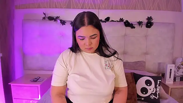 Snapshot of KatyaPittman chatting on 11/03/25, 07:48 KatyaPittman online show from 11/03/25, 07:48