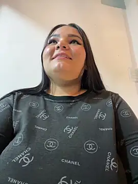 Snapshot of KatyaPittman chatting on 11/19/25, 12:21 KatyaPittman online show from 11/19/25, 12:21