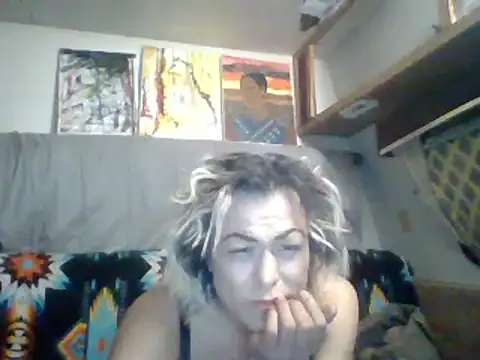 Snapshot of HoneyBdaQueen chatting on 01/25/25, 06:12 HoneyBdaQueen online show from 01/25/25, 06:12