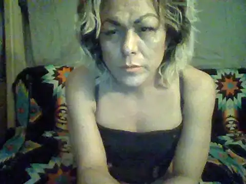 Snapshot of HoneyBdaQueen chatting on 01/25/25, 10:29 HoneyBdaQueen online show from 01/25/25, 10:29