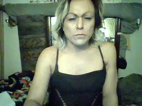 Snapshot of HoneyBdaQueen chatting on 02/14/25, 08:31 HoneyBdaQueen online show from 02/14/25, 08:31