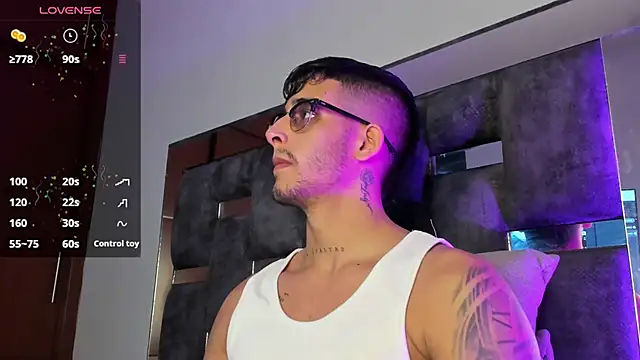 Snapshot of iamcamiloo_ chatting on 03/21/25, 02:07 iamcamiloo online show from 03/21/25, 02:07