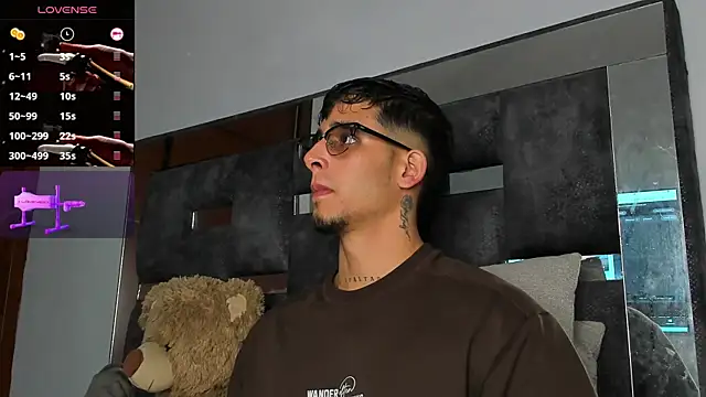 iamcamiloo  online show from 10/28/25, 11:36