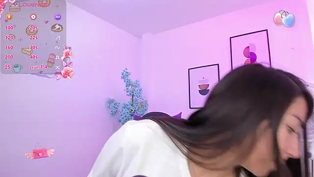 Snapshot of Ema_louis_ chatting on 01/25/25, 06:13 Ema louis online show from 01/25/25, 06:13