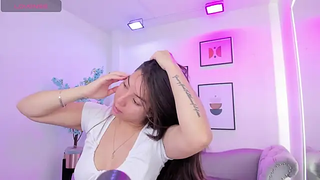 Snapshot of Ema_louis_ chatting on 02/24/25, 12:26 Ema louis online show from 02/24/25, 12:26