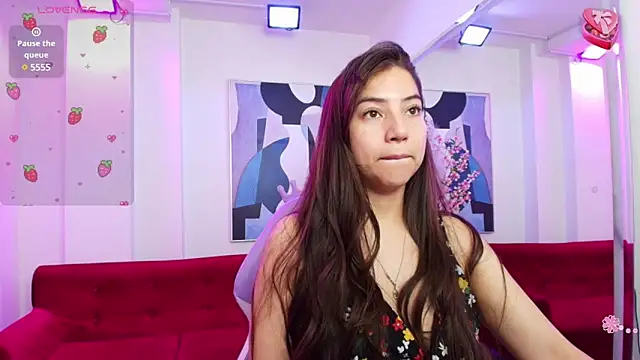 Snapshot of Ema_louis_ chatting on 02/25/25, 12:45 Ema louis online show from 02/25/25, 12:45