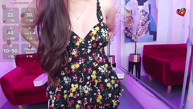 Snapshot of Ema_louis_ chatting on 02/25/25, 03:49 Ema louis online show from 02/25/25, 03:49