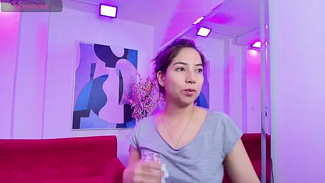 Snapshot of Ema_louis_ chatting on 03/10/25, 12:37 Ema louis online show from 03/10/25, 12:37