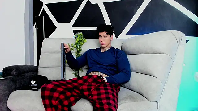 JUSTIN FULLER1 online show from 10/25/25, 04:57