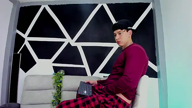 JUSTIN FULLER1 online show from 11/03/25, 05:25