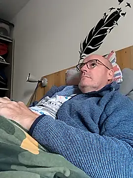 bogland33 online show from 10/17/25, 07:44