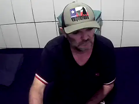 Snapshot of pierdona chatting on 12/22/24, 06:59 pierdona online show from 12/22/24, 06:59