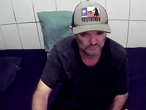 Snapshot of pierdona chatting on 12/29/24, 01:49 pierdona online show from 12/29/24, 01:49