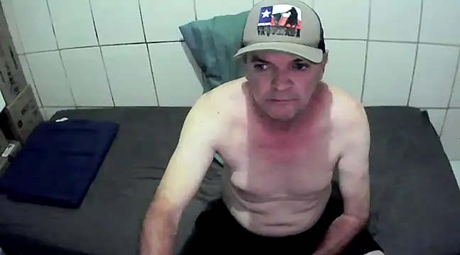 Snapshot of pierdona chatting on 01/30/25, 08:42 pierdona online show from 01/30/25, 08:42