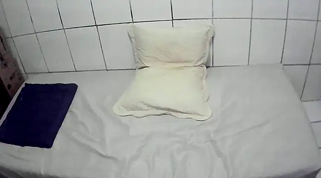 Snapshot of pierdona chatting on 02/21/25, 08:16 pierdona online show from 02/21/25, 08:16