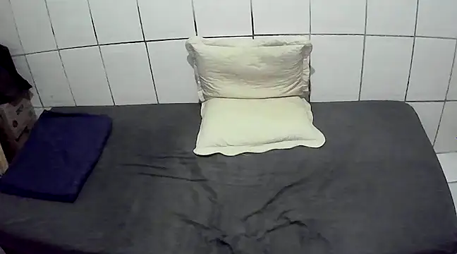 Snapshot of pierdona chatting on 03/19/25, 11:14 pierdona online show from 03/19/25, 11:14