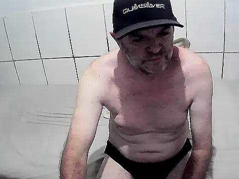 Snapshot of pierdona chatting on 09/18/25, 07:27 pierdona online show from 09/18/25, 07:27