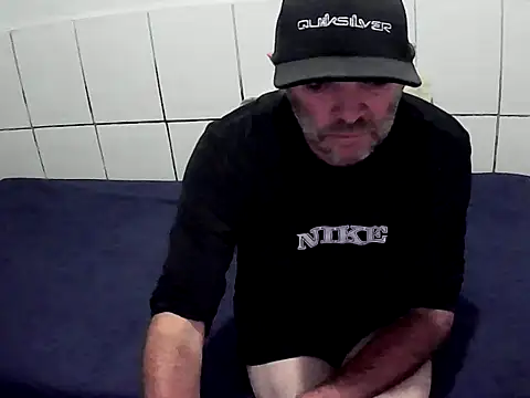 Snapshot of pierdona chatting on 09/25/25, 07:39 pierdona online show from 09/25/25, 07:39