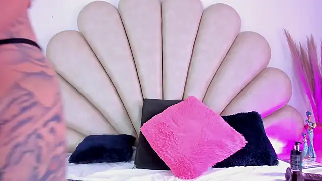 Anna  Spencer online show from 10/12/25, 02:05