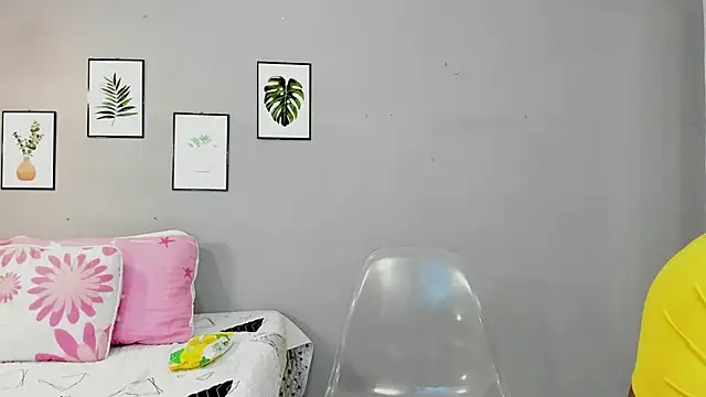 Snapshot of aisha_w10 chatting on 09/11/25, 12:38 aisha w10 online show from 09/11/25, 12:38