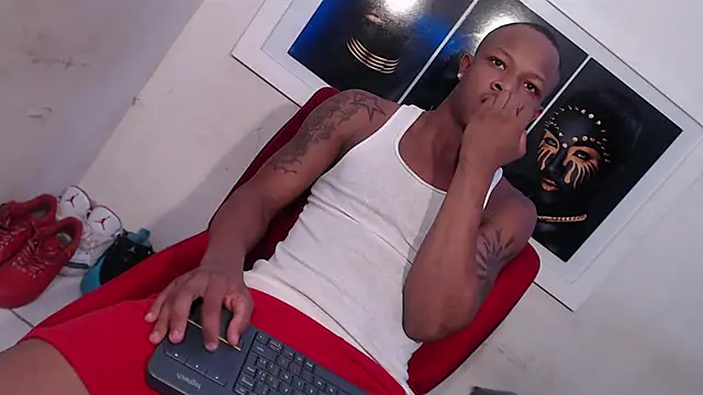 Snapshot of Alid_17 chatting on 01/30/25, 06:56 Alid 17 online show from 01/30/25, 06:56