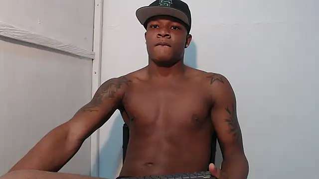 Snapshot of Alid_17 chatting on 03/16/25, 03:06 Alid 17 online show from 03/16/25, 03:06