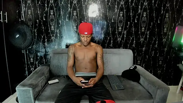 Snapshot of Alid_17 chatting on 10/18/25, 07:25 Alid 17 online show from 10/18/25, 07:25