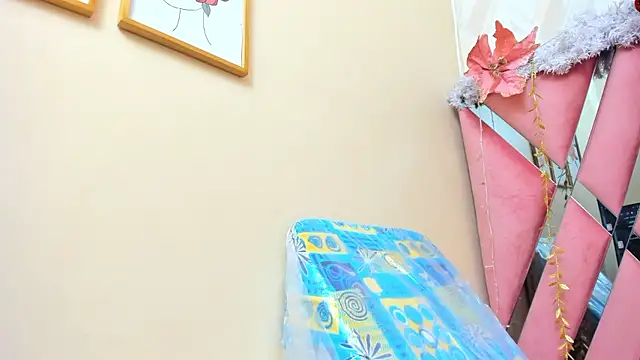 Snapshot of charlotterichardss chatting on 12/06/24, 10:16 charlotterichardss online show from 12/06/24, 10:16