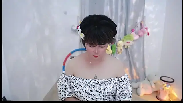 Snapshot of Fan_ting chatting on 10/11/25, 03:21 Fan ting online show from 10/11/25, 03:21