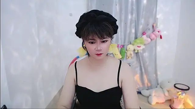 Snapshot of Fan_ting chatting on 10/14/25, 11:44 Fan ting online show from 10/14/25, 11:44