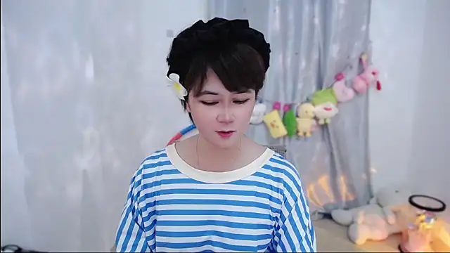 Snapshot of Fan_ting chatting on 10/19/25, 02:07 Fan ting online show from 10/19/25, 02:07