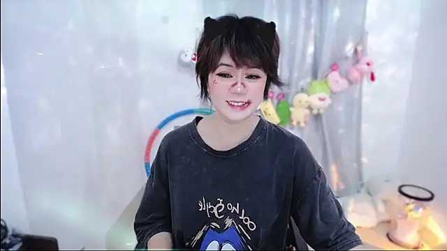 Snapshot of Fan_ting chatting on 11/01/25, 02:24 Fan ting online show from 11/01/25, 02:24