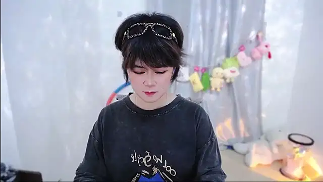 Snapshot of Fan_ting chatting on 11/01/25, 02:30 Fan ting online show from 11/01/25, 02:30