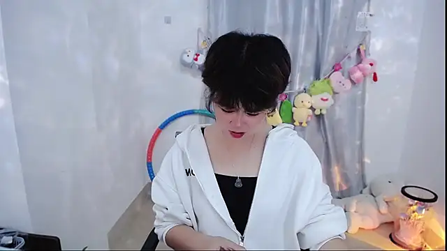 Snapshot of Fan_ting chatting on 11/04/25, 02:32 Fan ting online show from 11/04/25, 02:32