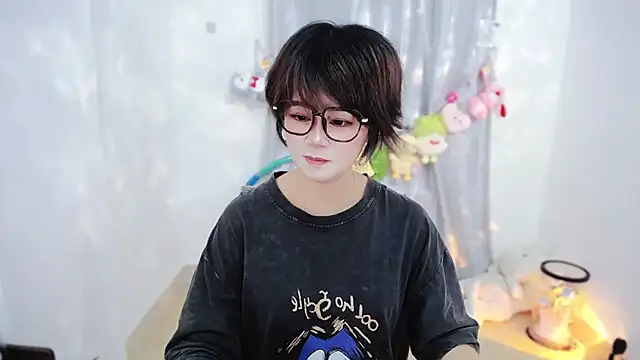 Snapshot of Fan_ting chatting on 11/14/25, 03:38 Fan ting online show from 11/14/25, 03:38