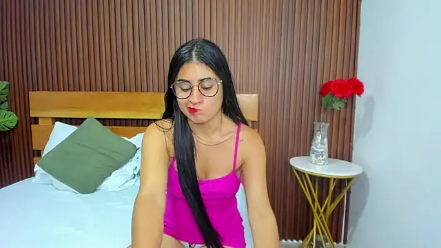 evelin leroy online show from 12/23/24, 12:08