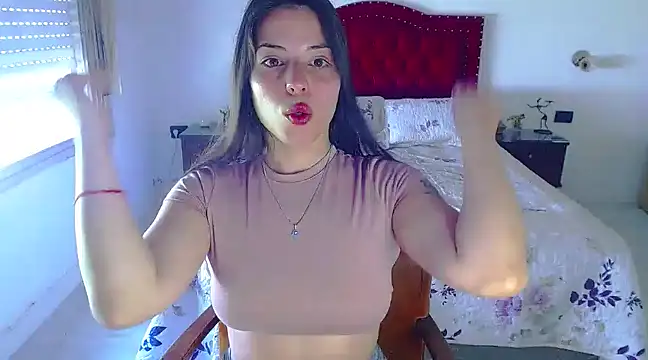 Snapshot of Alma-Mora chatting on 12/16/24, 04:16 Alma-Mora online show from 12/16/24, 04:16