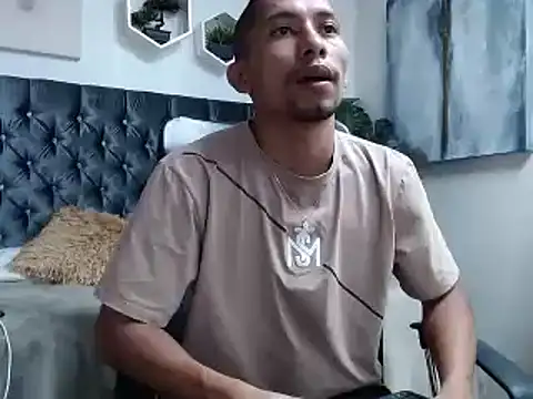 Snapshot of richar_voller chatting on 10/06/25, 11:29 richar voller online show from 10/06/25, 11:29