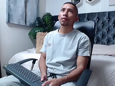 richar voller online show from 10/09/25, 11:19