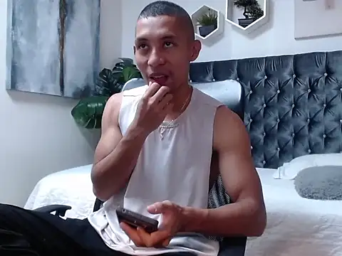 richar voller online show from 11/18/25, 11:25