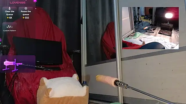 Snapshot of s1lent__v0iD chatting on 02/02/25, 06:10 s1lent v0iD online show from 02/02/25, 06:10