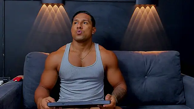 Snapshot of CallumMuscle chatting on 02/01/25, 01:44 CallumMuscle online show from 02/01/25, 01:44