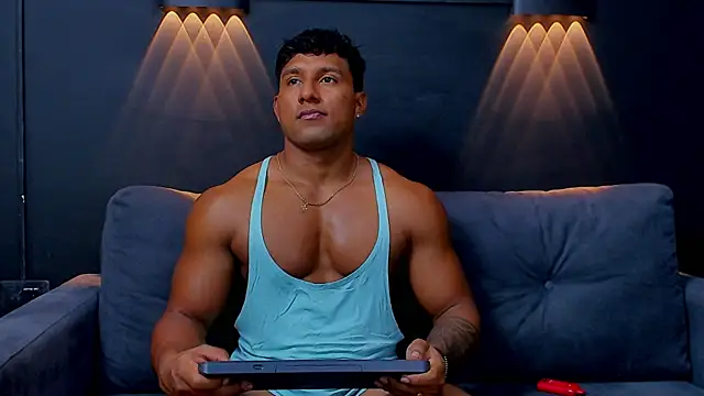 Snapshot of CallumMuscle chatting on 02/05/25, 02:51 CallumMuscle online show from 02/05/25, 02:51