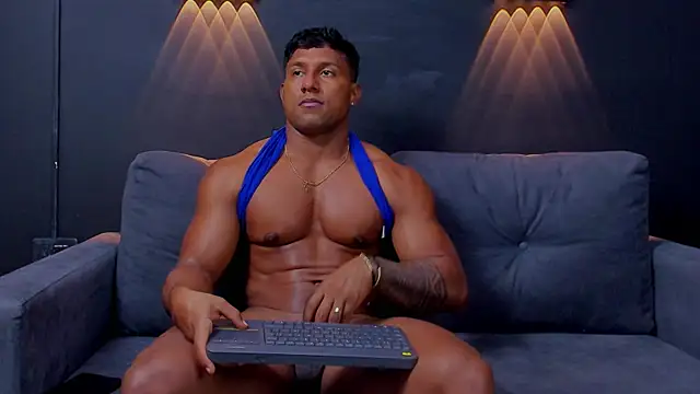 Snapshot of CallumMuscle chatting on 02/11/25, 08:05 CallumMuscle online show from 02/11/25, 08:05