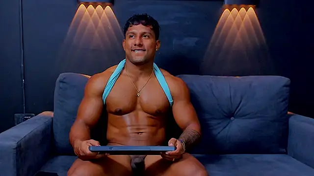 Snapshot of CallumMuscle chatting on 03/05/25, 03:29 CallumMuscle online show from 03/05/25, 03:29