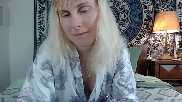 Snapshot of Cutikatxoxo chatting on 01/09/25, 02:11 Cutikatxoxo online show from 01/09/25, 02:11